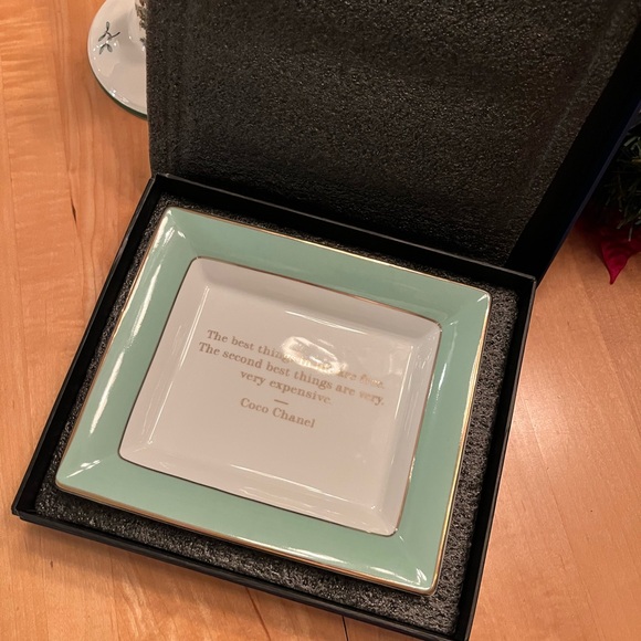 CHANEL Coco Tray in Classic Black and White - Picture 2 of 7